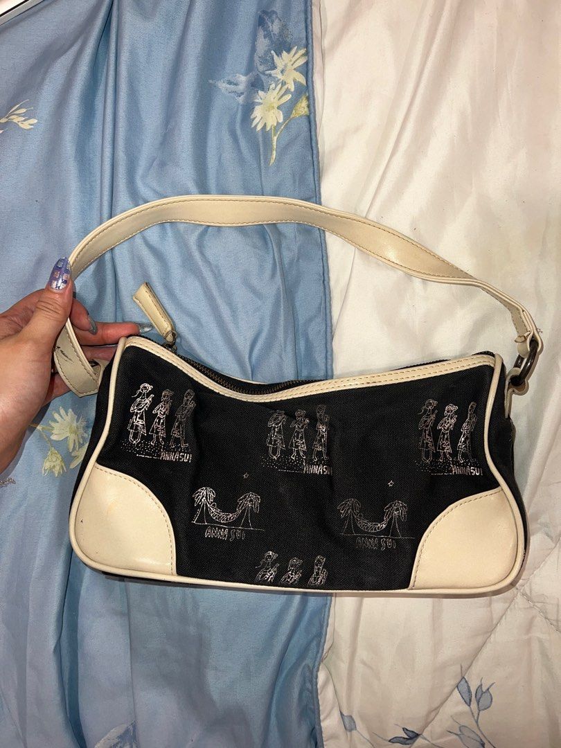 Vintage Anna Sui Bag (Category: Shoulder Bags) located in Manila. Submitted by pinkhamster (Listing ID 1382249516, Image 2). Description: What you see is what you get.