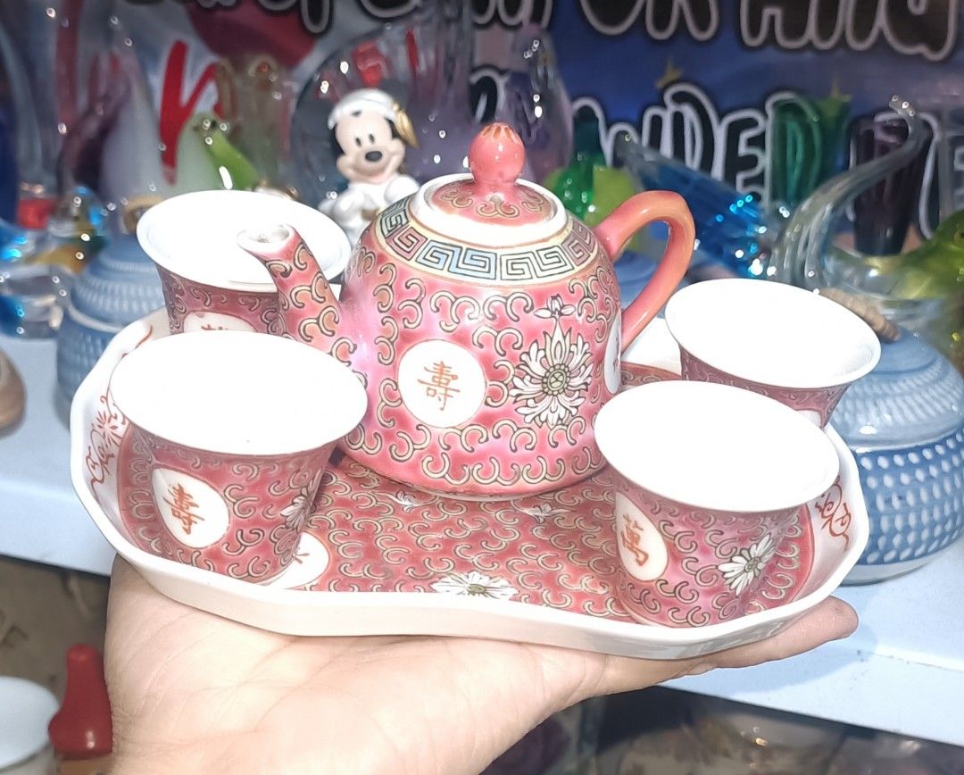 Vintage Chinese Sake/Tea set (Category: Coffee & Tea Tableware) located in Manila. Submitted by kharla2006 (Listing ID 1382120191, Image 1). Description: ❌NO COD❌ PAYMENT FIRST GCASH LOCATION:ILOCOS SUR.