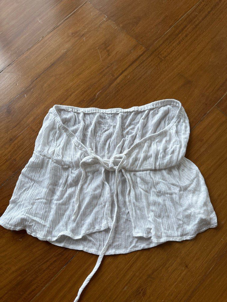 White beach cover up (Category: Sets or Coordinates) located in Calamba. Submitted by m.cag (Listing ID 1382176357, Image 2). Description: .