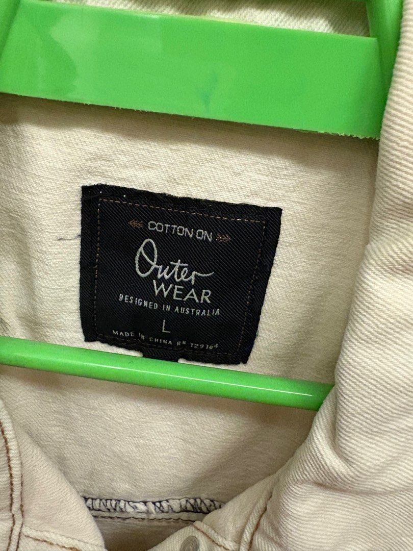 White Denim sleeveless outerwear (Category: Coats, Jackets and Outerwear) located in Quezon City. Submitted by junventory (Listing ID 1382285013, Image 2). Description: .