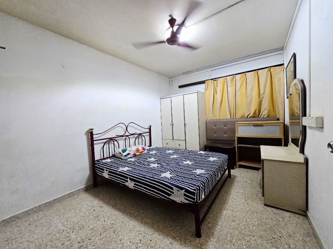 Woodlandls whole unit for rent with 2 bedrooms,  no aircons. woodlands Blk 848 near mrt63227233740034112