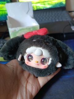 (Category: ) located in . Submitted by _ninerandomitems (Listing ID 1382260872, Image 1). Description: .