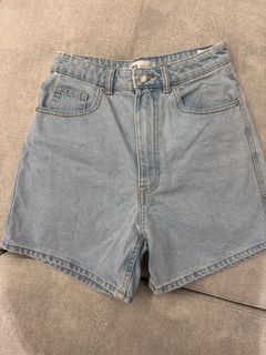 (Category: ) located in . Submitted by clothescloset (Listing ID 1382220804, Image 1). Description: .