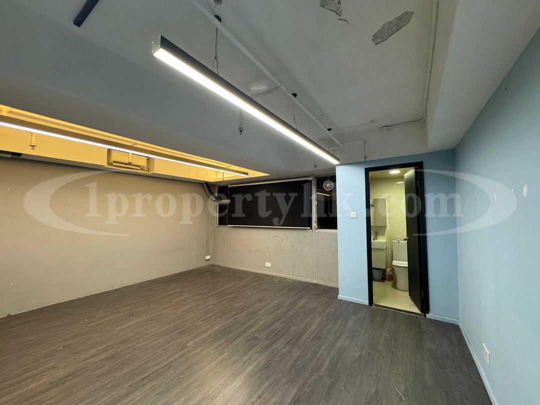 ⬆️Highly Renovated, Ready to Use + Tenancy Included + 3.5% Return 🔋 Shing Yip Industrial Building 🔋 With Roof Terrace64141669249282111