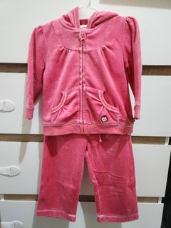(Kategori: ) berada di . Dikirim oleh decluttermystuff_ (ID iklan 1382404770, Gambar 1). Deskripsi: .