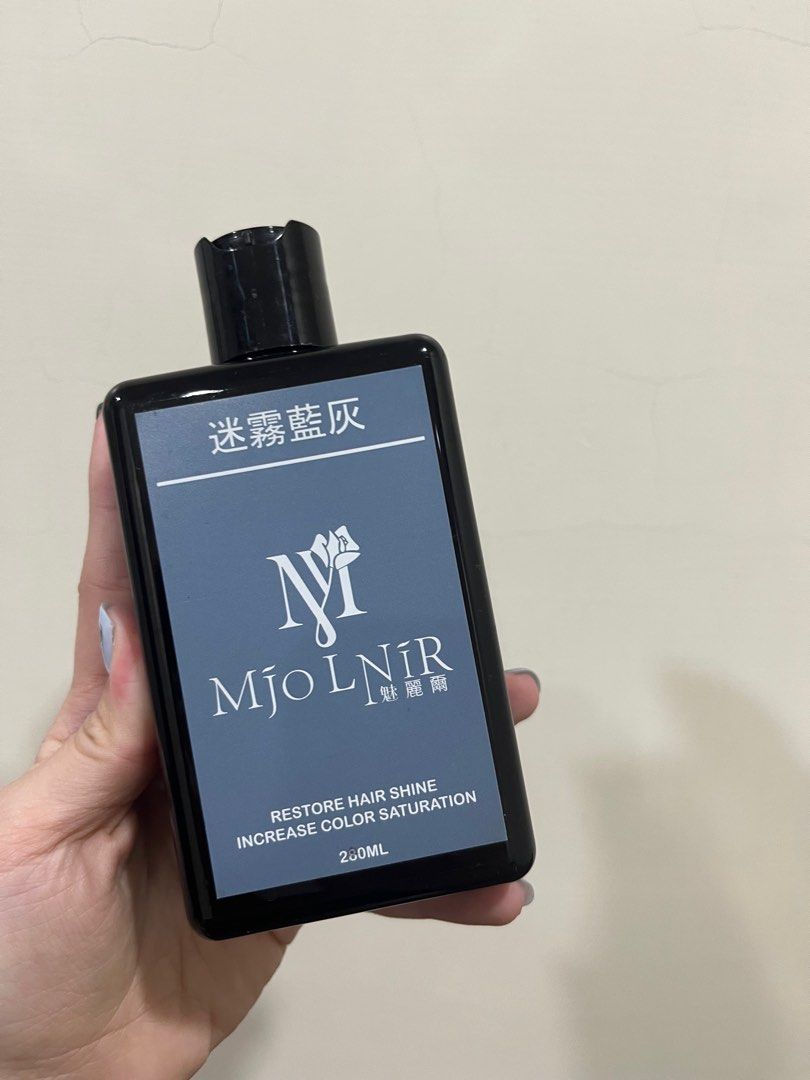 由 lulu99677711772 (刊登 ID 1382425516，圖片 1) 提交，位於 台北市 (Taipei) 的 藍灰色補色洗 (類別：美髮清潔與護理)，說明：只用了1/4～期限到2027/6/6 🉑🌾📦便 🉑面交。