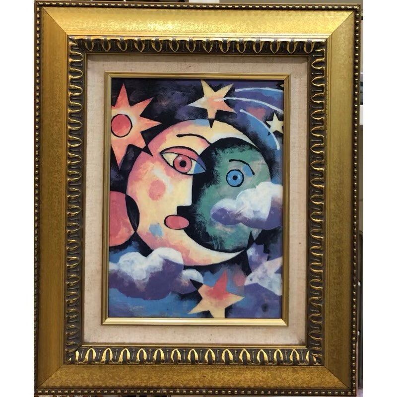 由 myrtejapanese (刊登 ID 1382361502，圖片 1) 提交，位於 新北市 (New Taipei) 的 【星月之面：交融的神話象徵】二手拍賣 掛飾壁畫 (類別：相架畫作)，說明：【商品名稱】：星月之面 【尺寸】：42x36x1(cm) 🔸 神話之吻：時間的情人，在宇宙中輕吻 🔸 共時之眼：你也曾感受過月亮白天的凝視嗎？ 🔸 宇宙和弦：每個元素如旋律般交融，共鳴內在節奏 🔸 星辰臉龐：讓空間擁有一張夢的臉孔 📦 適合收藏人群：夢幻派藝術愛好者、冥想角落、靈性主題空間佈置 同時為杜絕詐騙集團，賣家暫不與客服協調，請自行向官方客服提出申訴，謝謝😊。