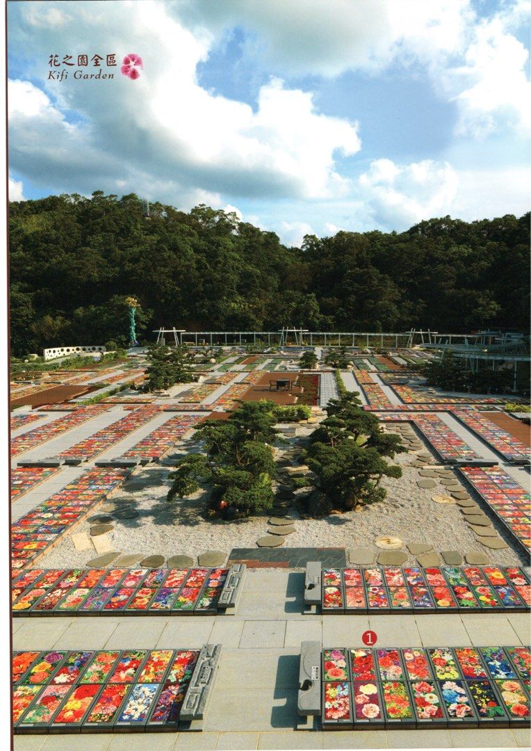 由 cak8899 (刊登 ID 1382442356，圖片 1) 提交，位於 台北市 (Taipei) 的 「花之園 家庭阡陌型」（全新可選位） (類別：其他)，說明：「花之園 家庭阡陌型（全新可選位） | 可安置4人 | 中華瓷版畫＋琉璃家徽 | 自然大地景觀」 「售價為園區定價155w，歡迎聊天詢問，本人非仲介，無手續費、無價差、溝通公開透明，不拐彎抹角，感謝🙏」 「商品介紹」（希望能直接基隆園區了解） ‼️市場上有亂開低價的有心人士注意‼️ ⚠️要小心詐騙喔⚠️⚠️要小心詐騙喔⚠️ 🌿 麗寶集團/基福山生命園區 /花之園 /家庭阡陌型（個人、小家庭） • 合法產權，全新現貨可選位，歡迎預約賞園。 • 可安置四個骨灰罈，具家族傳承型態。 • 瓷質版面採用非遺南昌技術，永不褪色，結合藝術生命的深度價值。 • 琉璃家徽採用脫蠟工藝，質感光透，象徵家族無盡祝願。 • 設計融合風、水、光、石等自然元素，園區由日本鳳集團規劃，宛如藝術公園般浪漫。 • 親身感受雲霧繚繞、白鷺飛翔、老鷹盤旋
