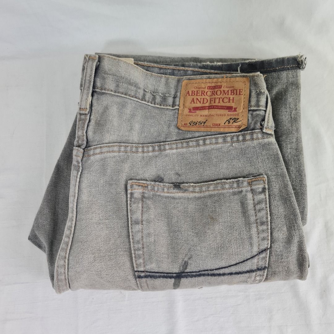 * * Abercrombie and Fitch - Declutter Sale 004 * * (Category: Jeans) located in Quezon City. Submitted by jkr_kenshin (Listing ID 1382467197, Image 3). Description: Pre Loved Authentic Abercrombie and Fitch Item is used. Boxed and stored for a year Size is posted in the picture ______________________________ Grey / Jeans / Vintage Made in Mexico US 31 ______________________________ R E A D C A R E F U L L Y First to pay get the item Pay within 24