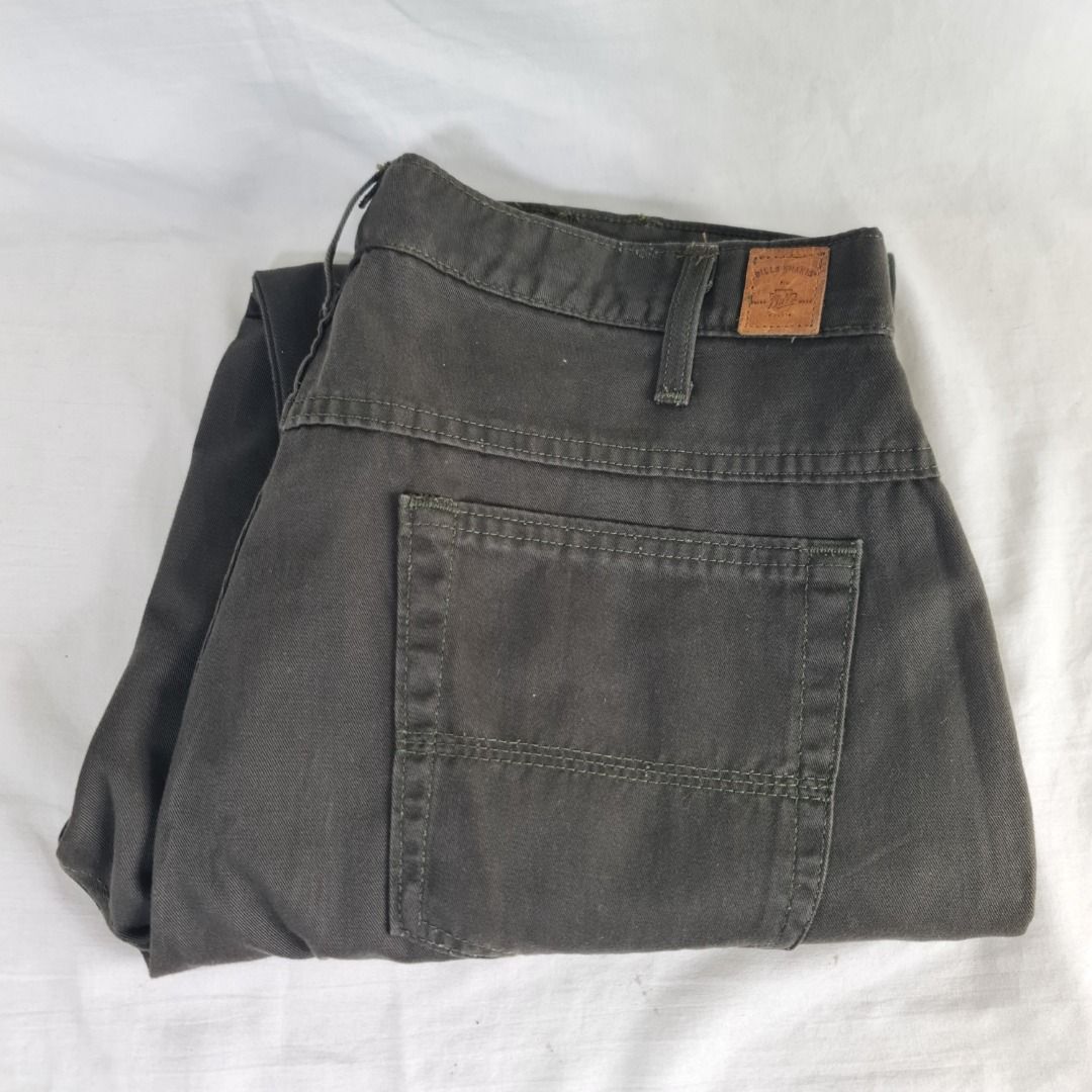 * * Bills Khakis - Declutter Sale 002 * * (Category: Jeans) located in Quezon City. Submitted by jkr_kenshin (Listing ID 1382469177, Image 3). Description: Pre Loved Authentic Bills Khakis Item is used. Boxed and stored for a year Size is posted in the picture ______________________________ Black / Jeans / Vintage Slim Fit Made in USA US 36 ______________________________ R E A D C A R E F U L L Y First to pay get the item Pay within 24hrs No rese