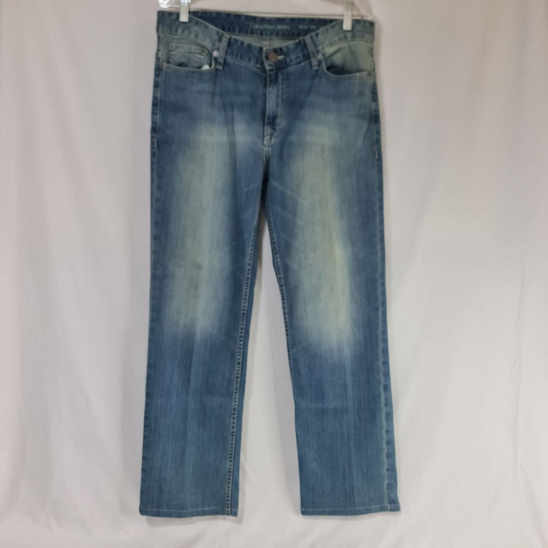 * * Calvin Klein - Declutter Sale 012 * * (Category: Jeans) located in Quezon City. Submitted by jkr_kenshin (Listing ID 1382463045, Image 1). Description: Pre Loved Authentic Calvin Klein Item is used. Boxed and stored for a year Size is posted in the picture ______________________________ Blue / Jeans / Vintage Made in Mauritius US 32 ______________________________ R E A D C A R E F U L L Y First to pay get the item Pay within 24hrs No reservat