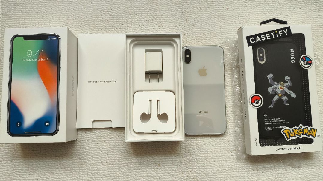 由 ua1166 (刊登 ID 1382374227，圖片 1) 提交，位於 新北市 (New Taipei) 的 原廠盒裝! IPHONE X 臉部辨識正常 附全新CASETIFY保護套 (類別：iPhone X 系列 )，說明：主人換新收機，一直躺在防潮箱故售出 手機功能狀況正常約九成五新，臉部辨識也正常，女用機，附贈「玻璃膜5D(已經貼好)」、「全新CASETIFY保護套」原價約1300！物品如照片其餘勿多加聯想 內容物共有：iPhone X主機、全新玻璃膜、全新保護套、原廠充電頭、原廠盒裝序號相同。 建議面交測試，如有任何問題可以留言發問會盡快回覆，謝謝。 面交自取僅接受以下2個地點： 1.新北市三重區成功路145巷45號(全家便利商店-成功店)，可約店內或店外交易。 2.三重捷運站1號出口。 二手商品，恕不退換。 。