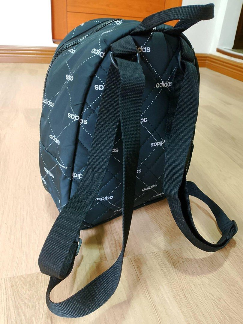 Adidas (Category: Backpacks) located in Tarlac. Submitted by Filritz_8 (Listing ID 1382334575, Image 3). Description: .