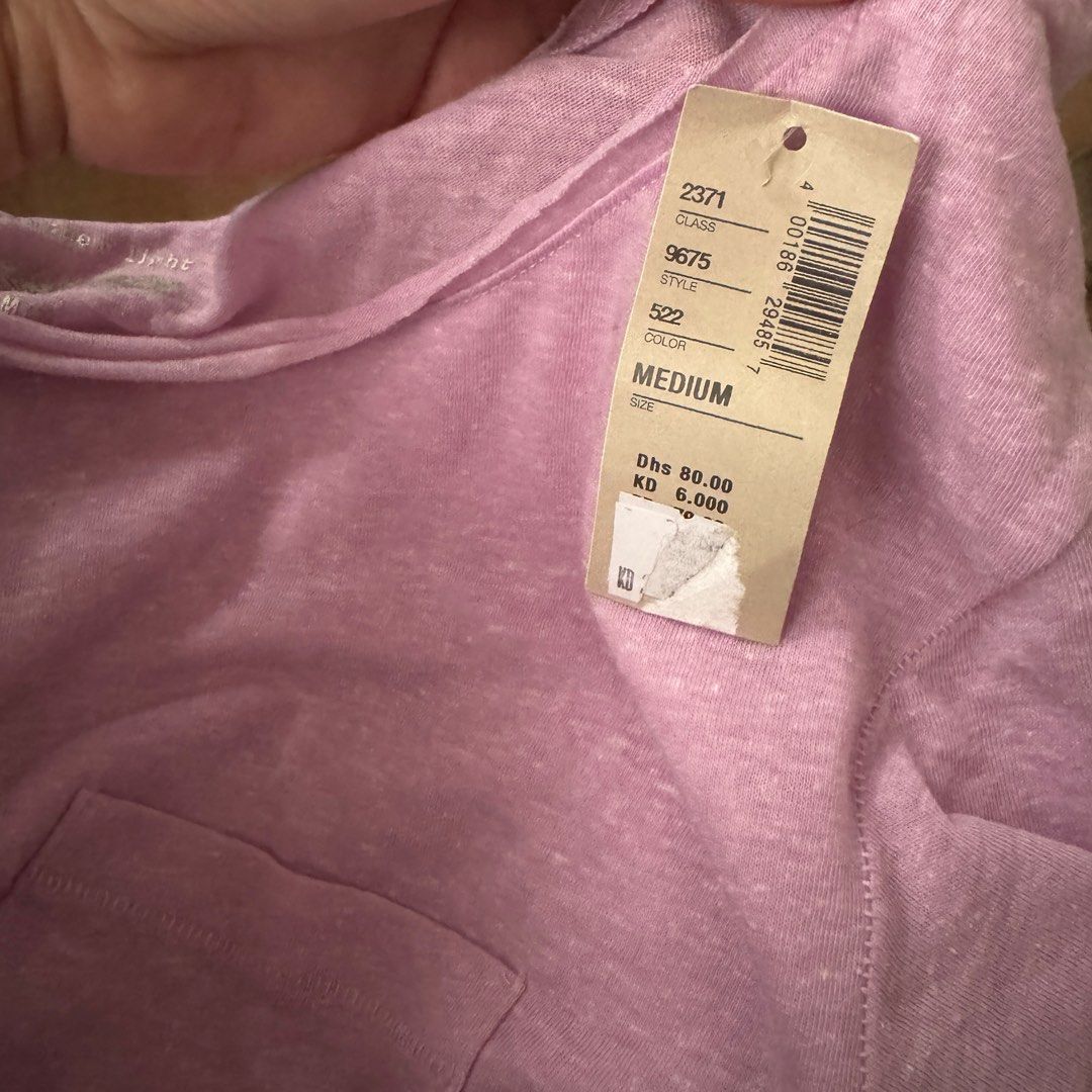 American eagle basic pocket shirt big size (Category: Blouses) located in Cainta. Submitted by kei_21 (Listing ID 1382341927, Image 2). Description: Bnew tag attached (unwanted pasalubong from abroad) Size on tag med but big size Can fit large xl.