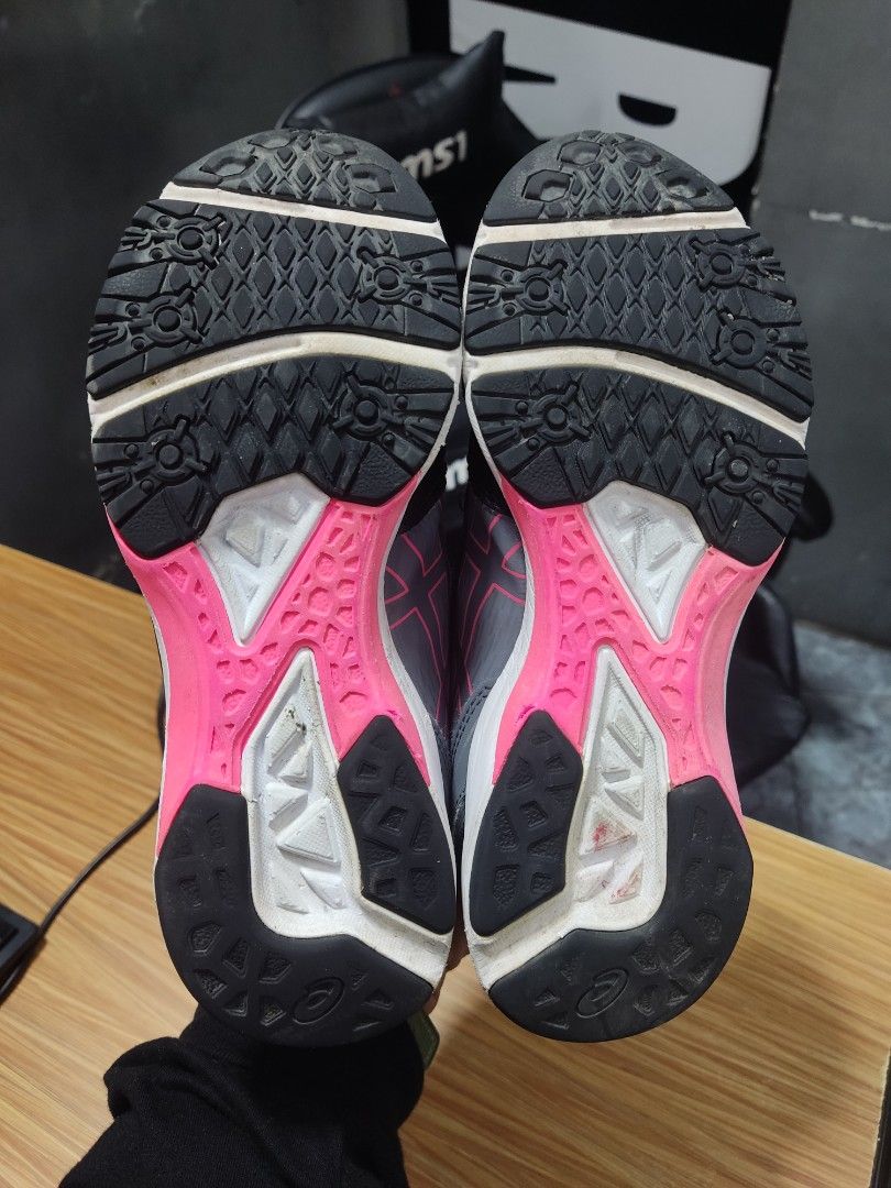 Asics (Kategori: Orang Tua, Bayi & Anak - Lainnya) berada di Bukittinggi. Dikirim oleh nrbranded (ID iklan 1382301609, Gambar 3). Deskripsi: 𝐁𝐫𝐚𝐧𝐝 : 𝘼𝙨𝙞𝙘𝙨 𝐒𝐢𝐳𝐞 : 36 (225) 𝐌𝐚𝐝𝐞 𝐢𝐧 : 𝘾𝙖𝙢𝙗𝙤𝙙𝙞𝙖 𝐊𝐨𝐧𝐝𝐢𝐬𝐢 : 9/10.