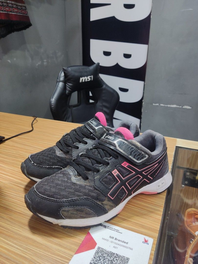 Asics (Kategori: Orang Tua, Bayi & Anak - Lainnya) berada di Bukittinggi. Dikirim oleh nrbranded (ID iklan 1382301609, Gambar 1). Deskripsi: 𝐁𝐫𝐚𝐧𝐝 : 𝘼𝙨𝙞𝙘𝙨 𝐒𝐢𝐳𝐞 : 36 (225) 𝐌𝐚𝐝𝐞 𝐢𝐧 : 𝘾𝙖𝙢𝙗𝙤𝙙𝙞𝙖 𝐊𝐨𝐧𝐝𝐢𝐬𝐢 : 9/10.