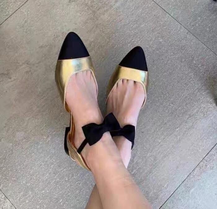 Authentic Chanel Point Toe Bow Ballet Flats (Category: Sneakers & Footwear) located in Quezon City. Submitted by jhaediah (Listing ID 1382296530, Image 2). Description: - Authentic 💯 - Cha_nel Point Toe Bow Ballet Flats - Size EU 38 C / US 7.5 / 24.5cm 👩🏻 .