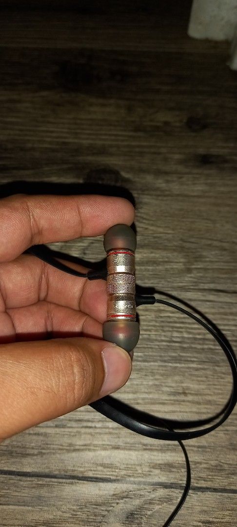 Awei bluetooth earphones (Category: Earphones) located in Cavite. Submitted by chard112345 (Listing ID 1382371946, Image 2). Description: .
