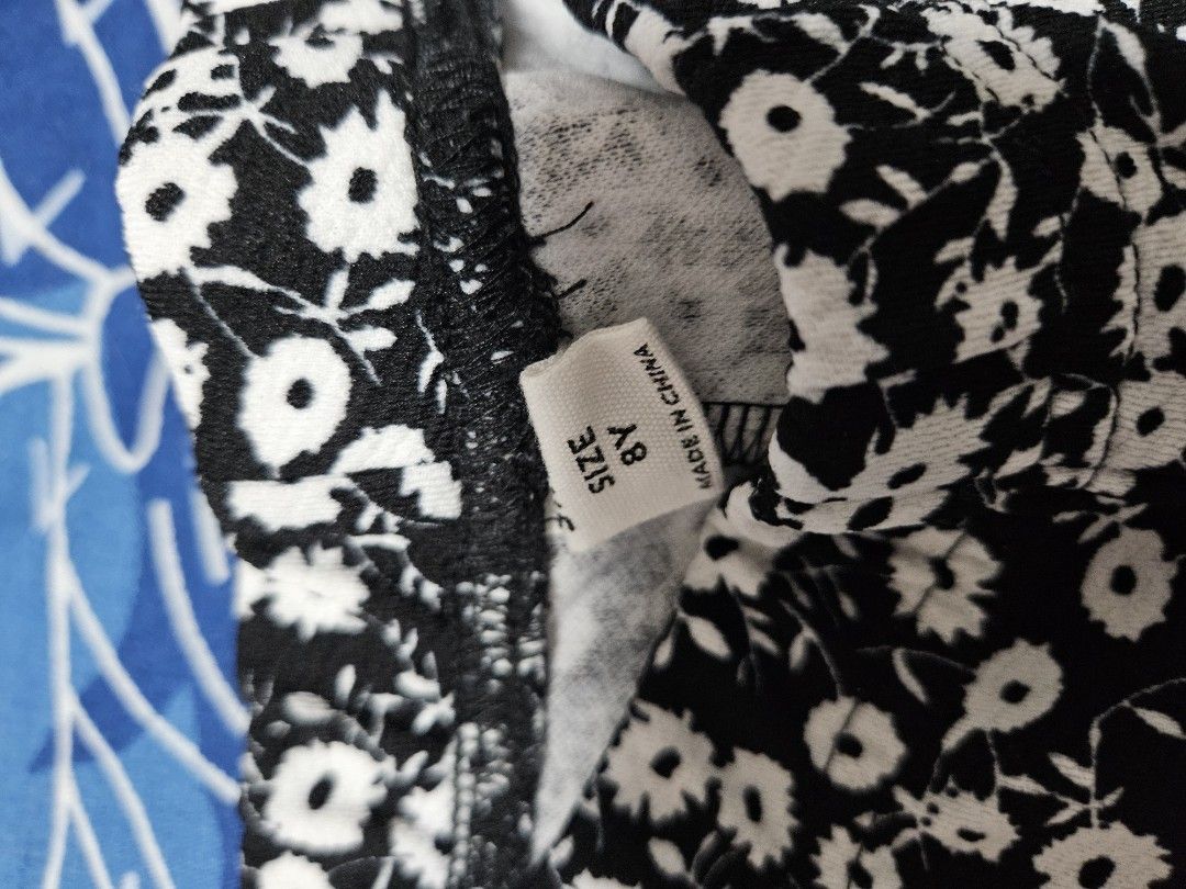 Bell bottom black fitted pants 8 yeara old (Category: Babies & Kids Fashion) located in Manila. Submitted by annmd (Listing ID 1382331131, Image 2). Description: Shein 8 years old Nice fit.