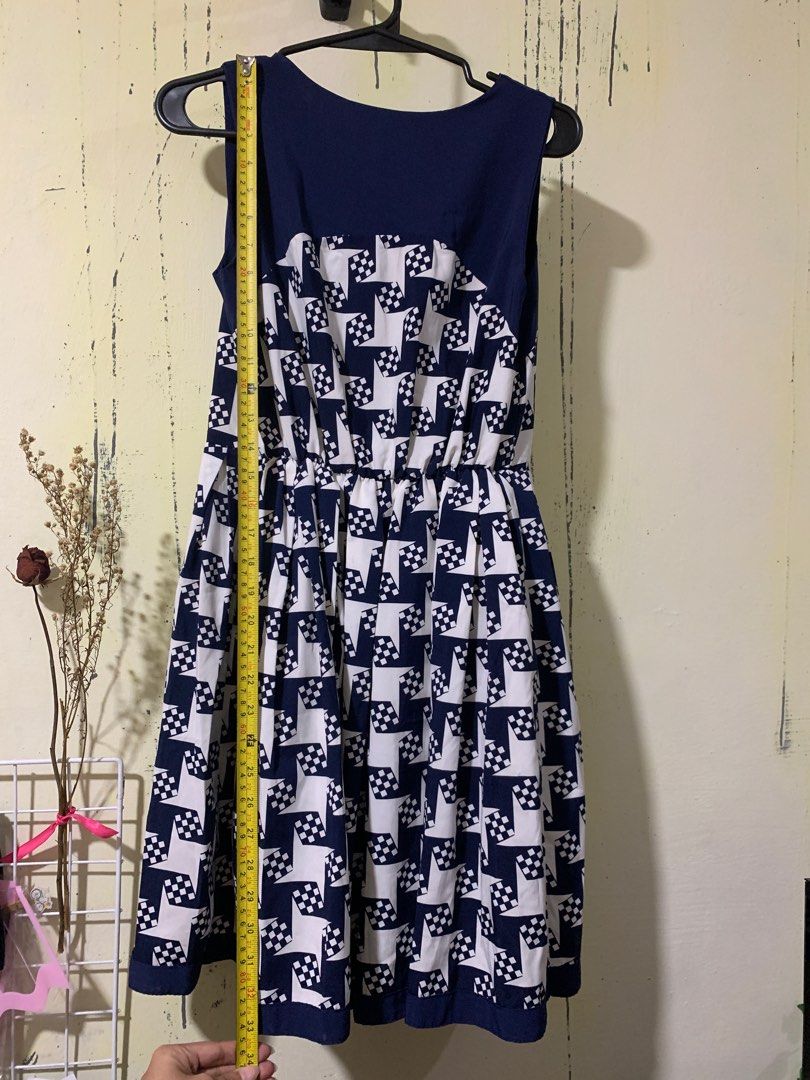 Blue & Ivory white knee-dress (Category: Dresses) located in Marikina City. Submitted by youngfire.84de99 (Listing ID 1382418464, Image 2). Description: ₱200 pesos / No issue 3 times lang nagamit rfs: decluttering.