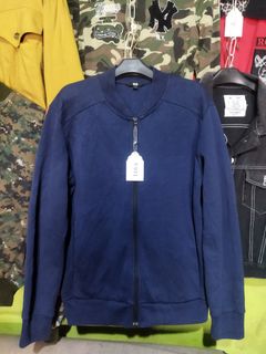(Kategori: ) berada di . Dikirim oleh thrifting13 (ID iklan 1382487478, Gambar 1). Deskripsi: .