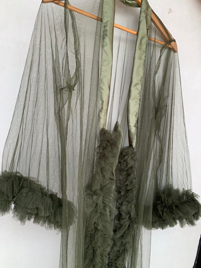 Bridal Robe Army Green (Category: Coats, Jackets and Outerwear) located in San Pedro. Submitted by ajdeclutter (Listing ID 1382310415, Image 3). Description: Used once at my wedding. Long train, soft tulle, with raffles. Inner dress can fit up to XL.