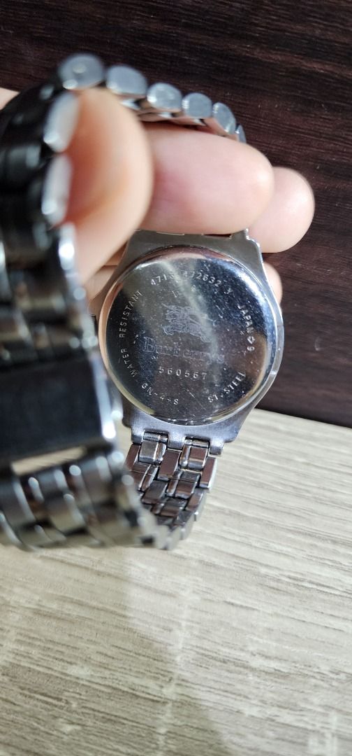 💥Burberrys watch💥 (Category: Luxury Watches) located in Baguio. Submitted by coffeesilvershadow_28 (Listing ID 1382491289, Image 3). Description: - From Japan surplus - Working hands and date window - With signs of usage and needs cleaning inside the watch since may oxidation na po. Buy as is. - Baguio dropping - Jnt shipping- Payment first plus sf before shipping.