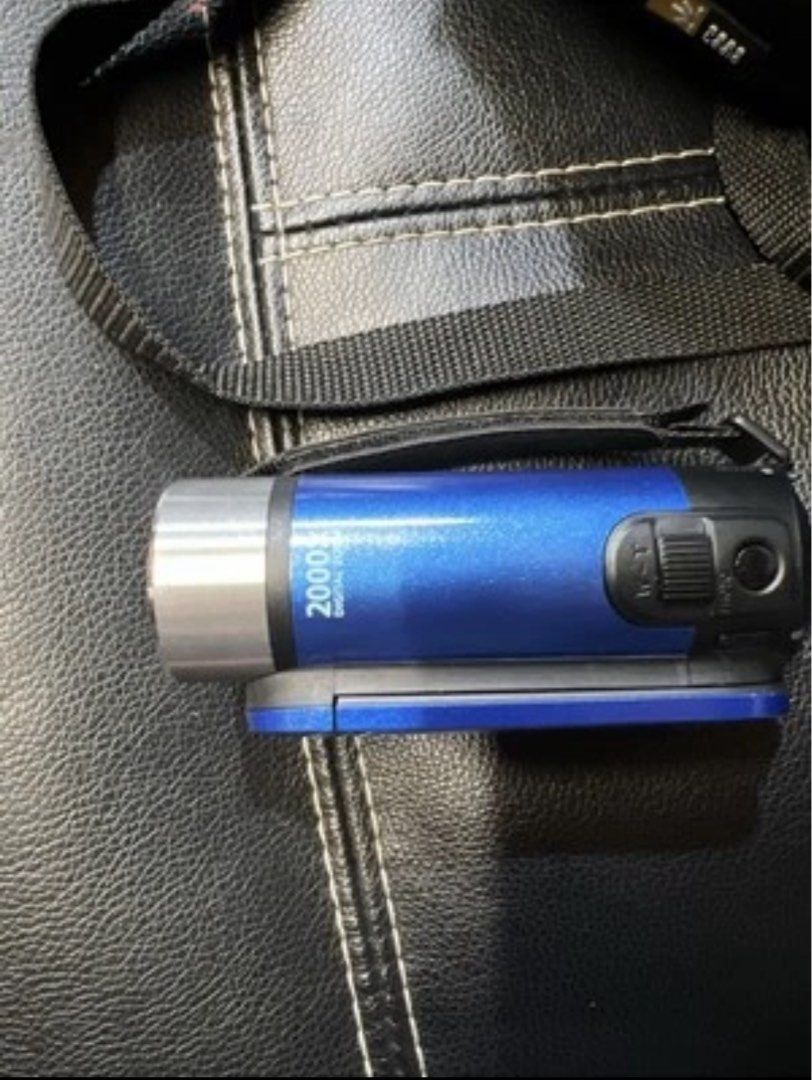 Canon FS400 digital video camcorder (Category: Video Cameras) located in Rodriguez. Submitted by maqaroo (Listing ID 1382337728, Image 1). Description: need funds inclusions: battery charger bag minimal scratches and paint wearing off button (can still be used) no other issues.
