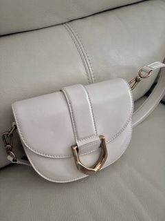 Charles and Keith馬鞍包64222193476482110