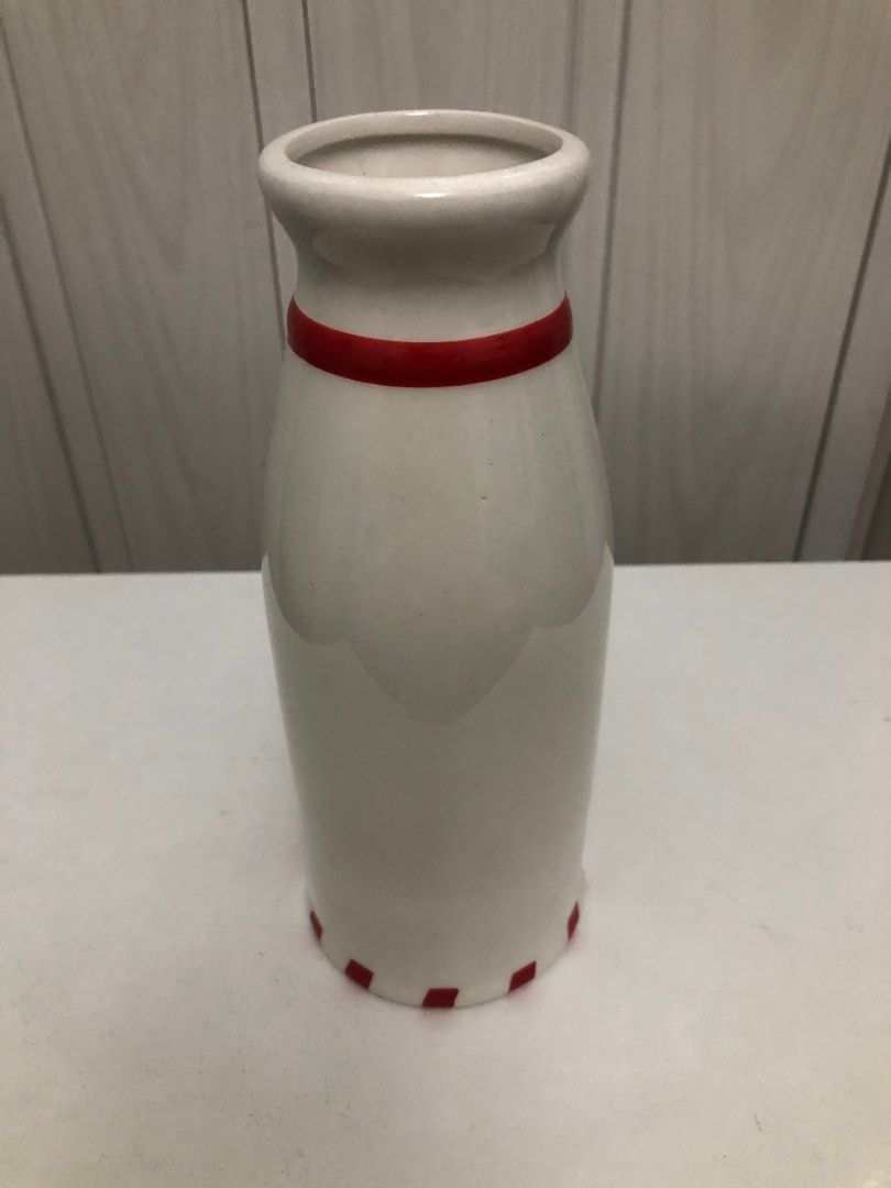 Christmas Milk&Cookie Jar (Category: Other Kitchenware & Tableware) located in Cavite. Submitted by surplus_atbp (Listing ID 1382349612, Image 2). Description: .