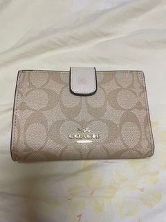 由 g8911238739335 (刊登 ID 1382433082，圖片 1) 提交，位於 的 (類別：)，說明：。