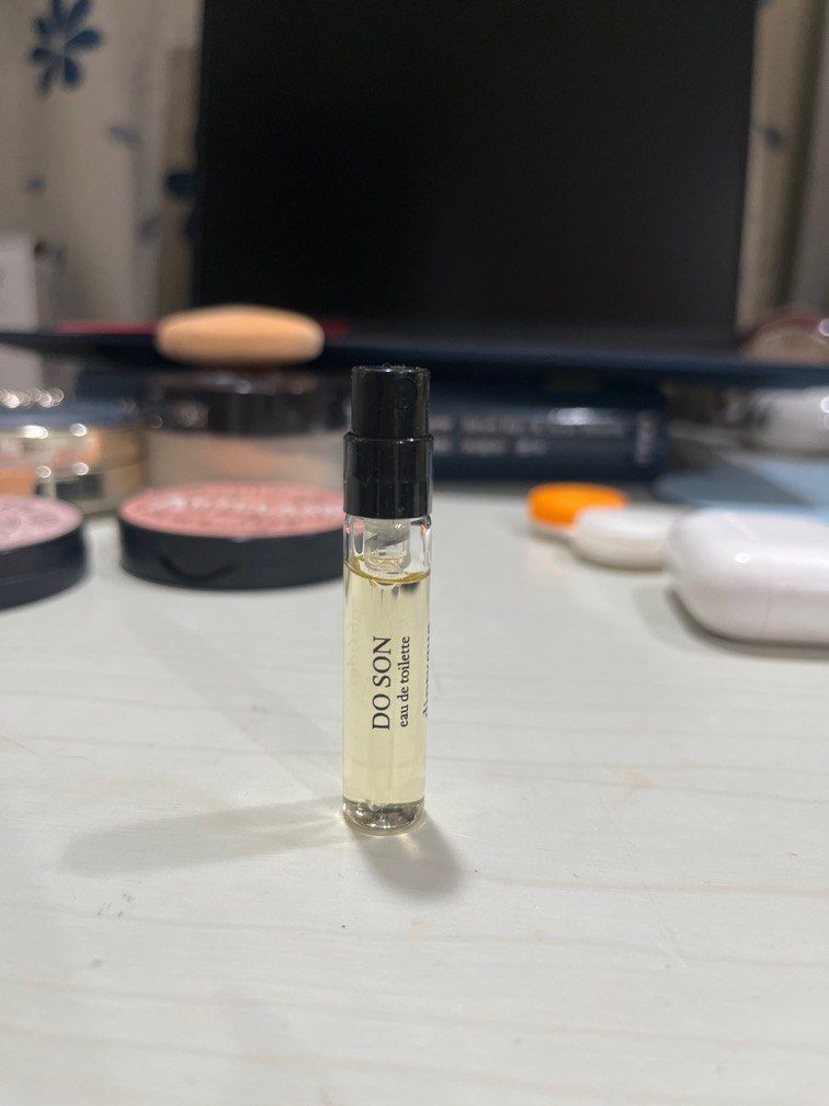 由 mikeeee0926 (刊登 ID 1382486095，圖片 2) 提交，位於 台北市 (Taipei) 的 Diptyque 杜桑經典款 (類別：香水、體香劑)，說明：2ml 期限雖然到2025/3 但香水不影響 不介意再購買。