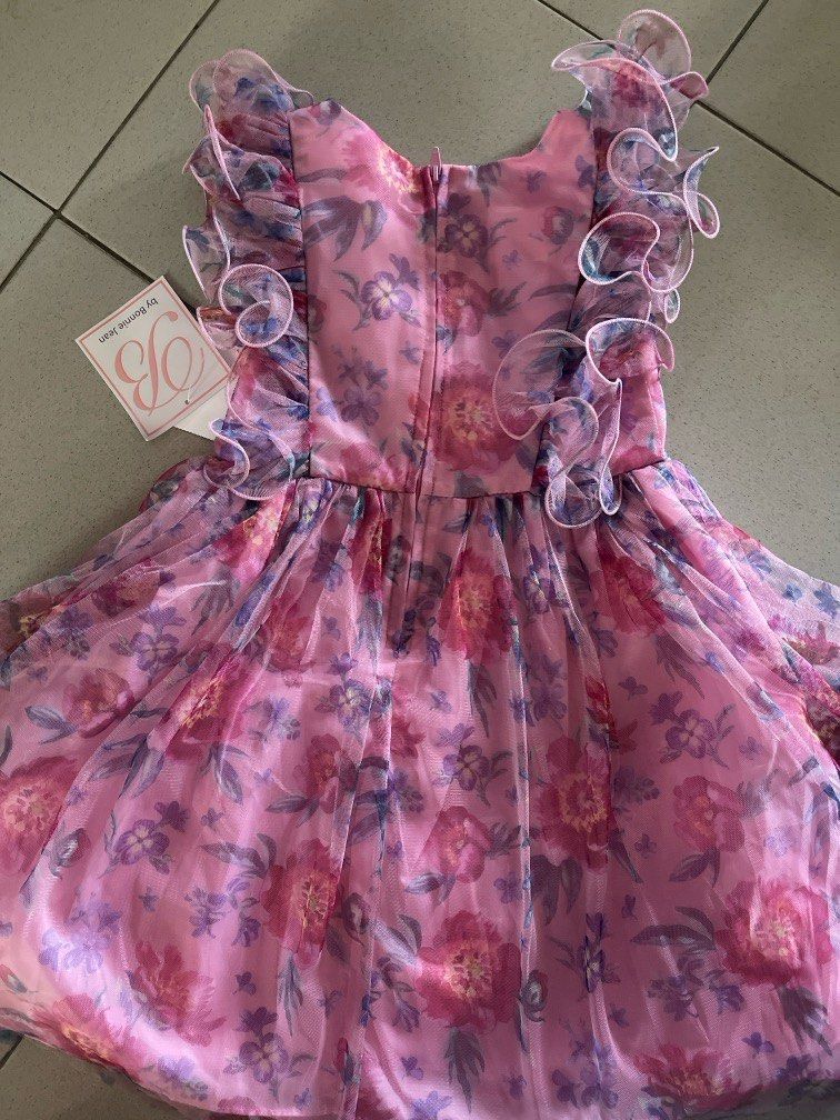 Dress girl 5/6y (Category: Babies & Kids Fashion) located in Johor Bahru. Submitted by windazmzmi (Listing ID 1382334933, Image 3). Description: Dress floral girl Size 5/6y (small cutting) Color fuschia New with tag.