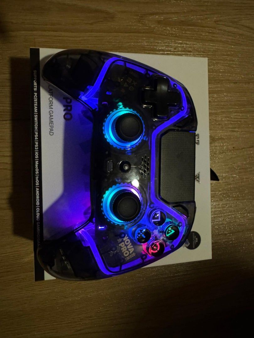 Fantech Nova Pro Controller (Category: Controllers) located in Kota Samarahan. Submitted by syafiqzno (Listing ID 1382451761, Image 2). Description: Ship from Kuching, Sarawak Just bought on 23/07/2025 but i feel bored after use it, prefer on hand gaming. 🥹 Can connect to pc/steam |switch|ps4|ps3|ios|tvOs|MacOs|Android|Cloud Gaming|Game pass No low baller ❌ Nice for genshin impact ✨ Comes with receipt and one year warranty🫶🏻.