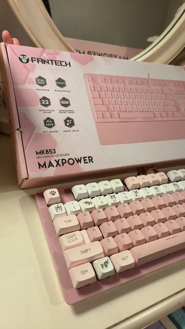 Fantech Sakura Edition mk853 (Category: Computer Keyboard) located in Las Pinas. Submitted by oddphoenix.2e5c23 (Listing ID 1382368174, Image 2). Description: changed up the keycaps rfs: no longer playing games as much andd it's wayy too big for my desk!! haven't used it in years it's just collecting dust in my room huhu.