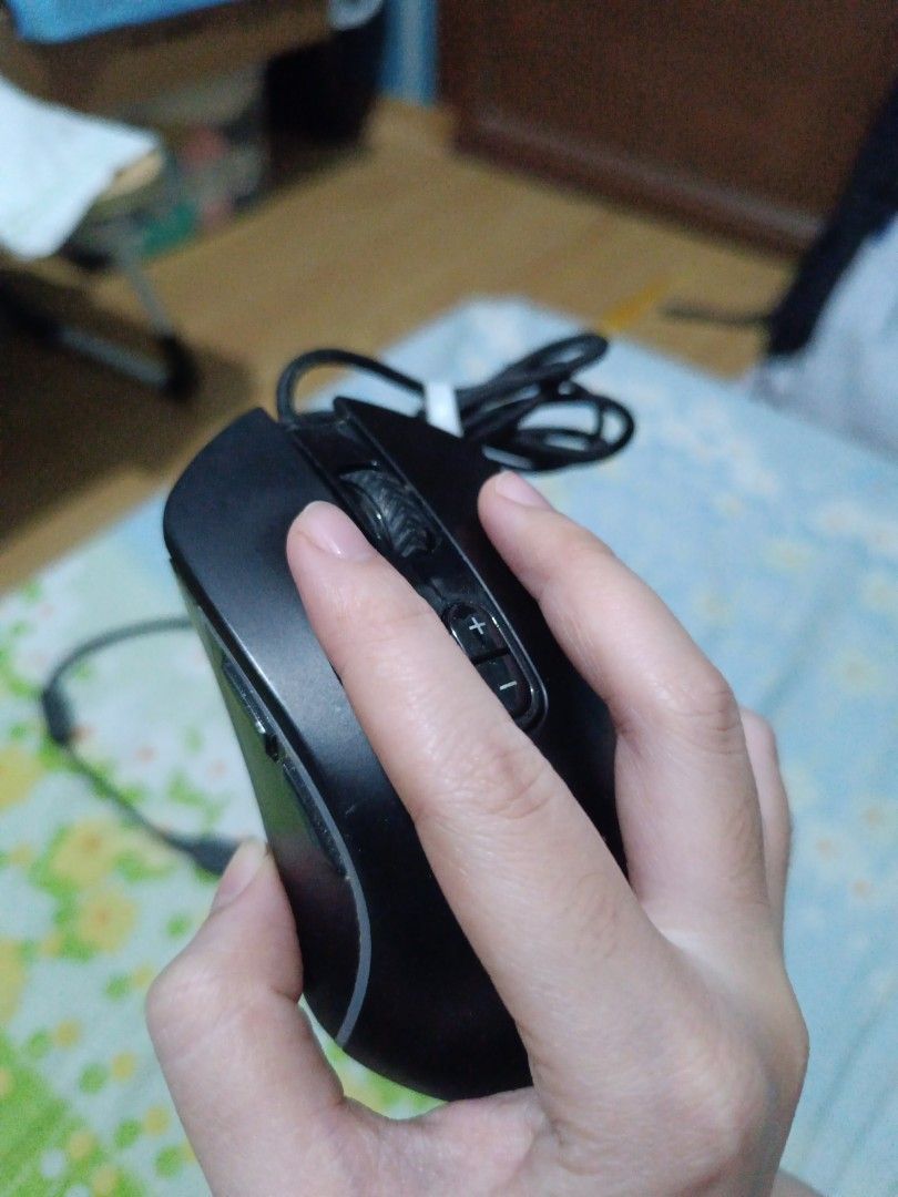 Fantech THOR X9 gaming mouse (Category: Mouse & Mousepads) located in Manila. Submitted by anyxxxng (Listing ID 1382386856, Image 2). Description: rfs: decluttering mop: Gcash mod: j&t or lalamove used for light work and still works good as new, only the unit is included no box..