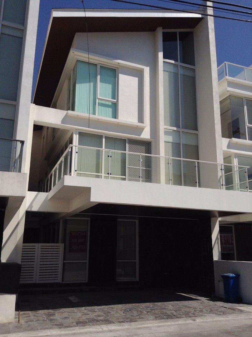 (Category: ) located in . Submitted by ImatchRealty_Kins (Listing ID 1382327394, Image 1). Description: .