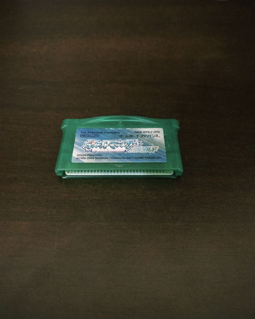 由 cycstore17 (刊登 ID 1382398742，圖片 3) 提交，位於 台中市 (Taichung) 的 GBA 卡帶 寶可夢 神奇寶貝 口袋妖怪 綠寶石版 日版 X426 (類別：Nintendo 任天堂)，說明：🎮 GBA 卡帶 寶可夢 / 神奇寶貝 / 口袋妖怪 綠寶石版 日版 二手品 🎮 經典 GBA《寶可夢 綠寶石版》（日版卡帶），懷舊抓寶冒險重溫童年回憶！ 此商品為二手品，外觀品項如圖，購買前請詳閱照片～ ✔ GBA 原版卡帶（日版） ✔ 綠寶石版，經典第三世代作品 ✔ 收藏 / 把玩 / 懷舊都超適合 📌 二手品，售出不退換 📮快速出貨｜用心包裝｜歡迎提問！ 📌【購物須知｜請務必詳閱】 1. 本賣場部分為【二手/展示品】商品，可能會有輕微使用痕跡，完美主義者請斟酌下單。 2.商品到貨隔日起享有7日鑑賞（猶豫）期權益（依消保法規定） ※請注意：「鑑賞期≠試用期」，鑑賞期內如欲辦理退貨，商品需保持全新狀態且包裝完整（含商品本體、配件、說明書、包裝、贈品等