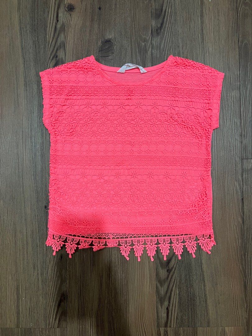 H&M Top (Category: Babies & Kids Fashion) located in Quezon City. Submitted by declutterinclutter (Listing ID 1382434909, Image 1). Description: Size runs big..