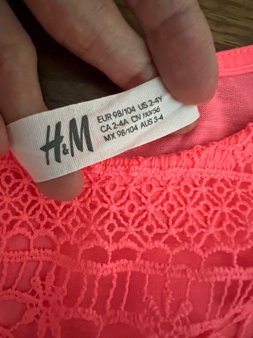 H&M Top (Category: Babies & Kids Fashion) located in Quezon City. Submitted by declutterinclutter (Listing ID 1382434909, Image 2). Description: Size runs big..