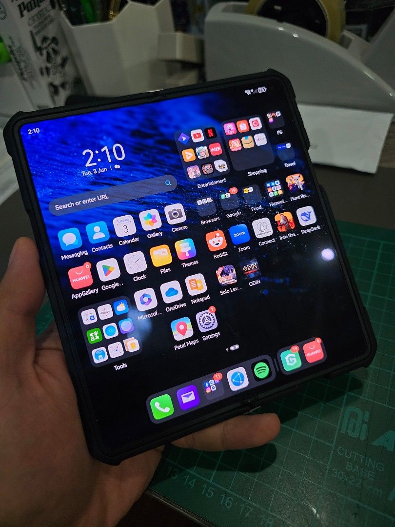 Huawei Mate x3 512GB 12GB Ram (Category: Huawei) located in Makati City. Submitted by cjpgo (Listing ID 1382414204, Image 2). Description: Selling my barely used Huawei Mate x3 512GB 12GB Ram that was gifted to me. Dual Sim capabilities Green color No issues No scratches complete with box and peripherals( charger + cable) Comes with a hard case (since day 1) + installed a screen protector for front screen. RFS: extra phone pm if interested..