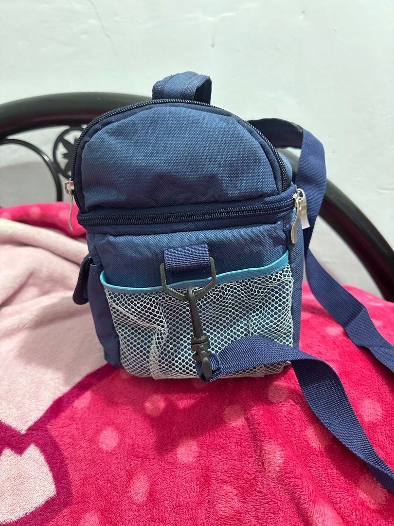 Insulated bag for breast milk (Category: Breastfeeding & Bottle Feeding) located in Caloocan City. Submitted by patriciamarievasquez (Listing ID 1382442843, Image 3). Description: -coldness up to 18hrs with ice brick -lightly used -all zipper working -saglit lang nagamit -free last photo, 5pcs breast milk pouch .