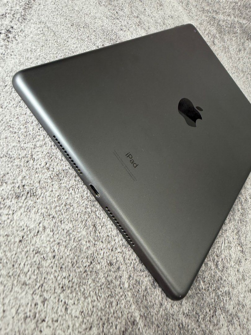 由 zoooooe (刊登 ID 1382421963，圖片 2) 提交，位於 新北市 (New Taipei) 的 Ipad9 256 (類別：平板電腦 - iPad)，說明： ［型號］ipad9 256 ［機況］功能正常/使用良好/外觀如圖 [配件］傳輸線⚡️ ［取貨］面交新北新莊🤙🏻店面林口 貨到付款7-11 實體店面✌🏻購買最安心 手機來源保證正常 舊機換現金 舊機換新機 Line : zoe123567 。