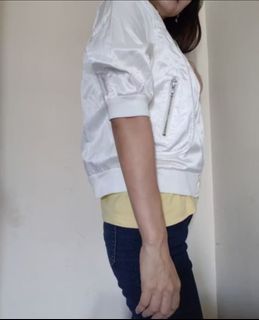 (Kategori: ) berada di . Dikirim oleh ReneeRaphaela (ID iklan 1382457172, Gambar 1). Deskripsi: .
