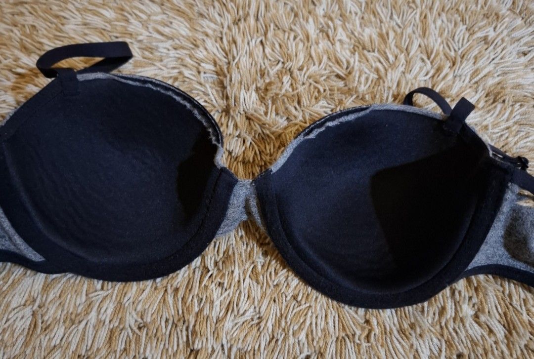 La Senza Bra 36B (Category: Undergarments & Loungewear) located in Rizal. Submitted by kline13 (Listing ID 1382411303, Image 3). Description: w/ flaws.