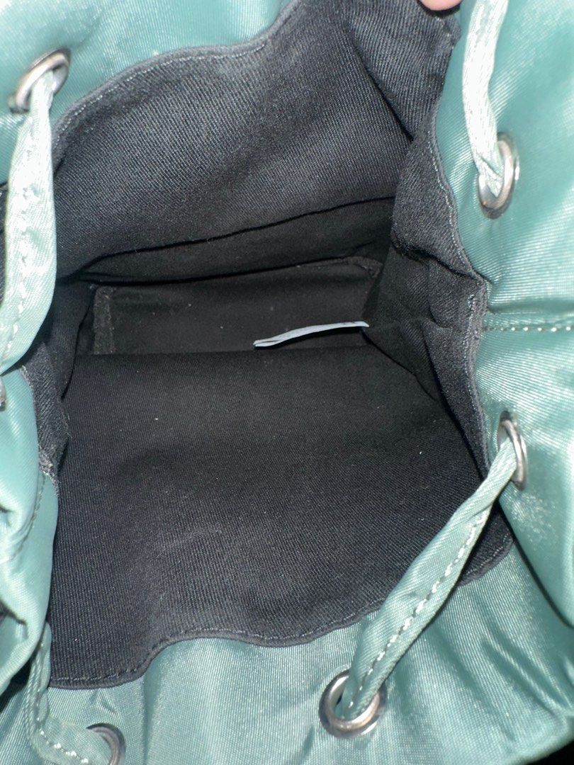 Levis Bucket Bag (Category: Cross-body Bags) located in Manila. Submitted by quaranthings (Listing ID 1382390841, Image 3). Description: .