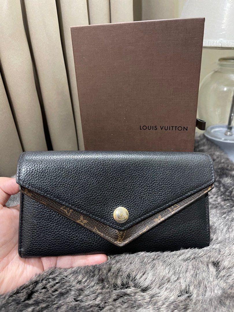 Louis Vuitton Black lined V Wallet Brown (Category: Luxury Bags & Wallets) located in Quezon City. Submitted by theluxurycityph. (Listing ID 1382324739, Image 1). Description: Louis Vuitton Black lined V Wallet Brown w/box flaw: 1lock button pls see pic We are delighted to let you know that we are now accepting Credit Cards, Debit Cards, and Mobile Payment Apps. Shopping just got easier! 💛 Buy Now Pay Later 3 Months 0% Interest Installment for B