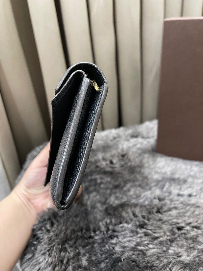 Louis Vuitton Black lined V Wallet Brown (Category: Luxury Bags & Wallets) located in Quezon City. Submitted by theluxurycityph. (Listing ID 1382324739, Image 2). Description: Louis Vuitton Black lined V Wallet Brown w/box flaw: 1lock button pls see pic We are delighted to let you know that we are now accepting Credit Cards, Debit Cards, and Mobile Payment Apps. Shopping just got easier! 💛 Buy Now Pay Later 3 Months 0% Interest Installment for B