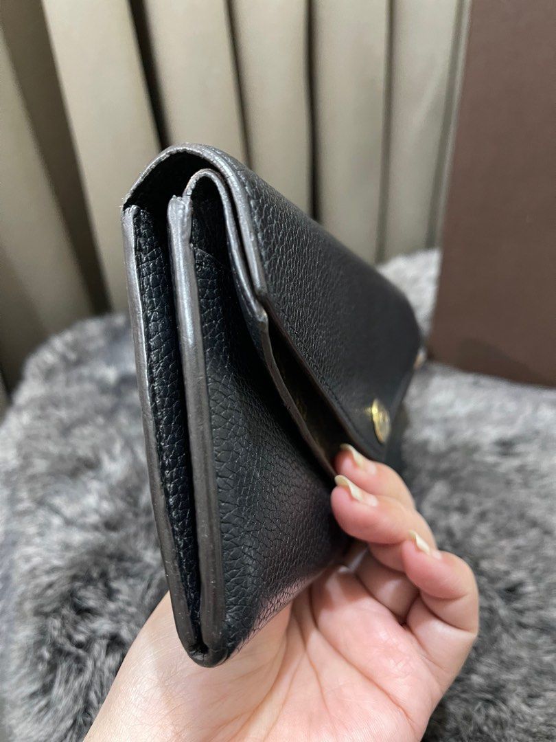 Louis Vuitton Black lined V Wallet Brown (Category: Luxury Bags & Wallets) located in Quezon City. Submitted by theluxurycityph. (Listing ID 1382324739, Image 3). Description: Louis Vuitton Black lined V Wallet Brown w/box flaw: 1lock button pls see pic We are delighted to let you know that we are now accepting Credit Cards, Debit Cards, and Mobile Payment Apps. Shopping just got easier! 💛 Buy Now Pay Later 3 Months 0% Interest Installment for B