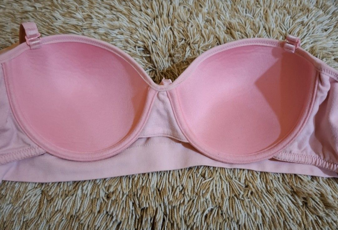 Lvermix Bra 34D (Category: Undergarments & Loungewear) located in Rizal. Submitted by kline13 (Listing ID 1382331357, Image 3). Description: w/ flaws.